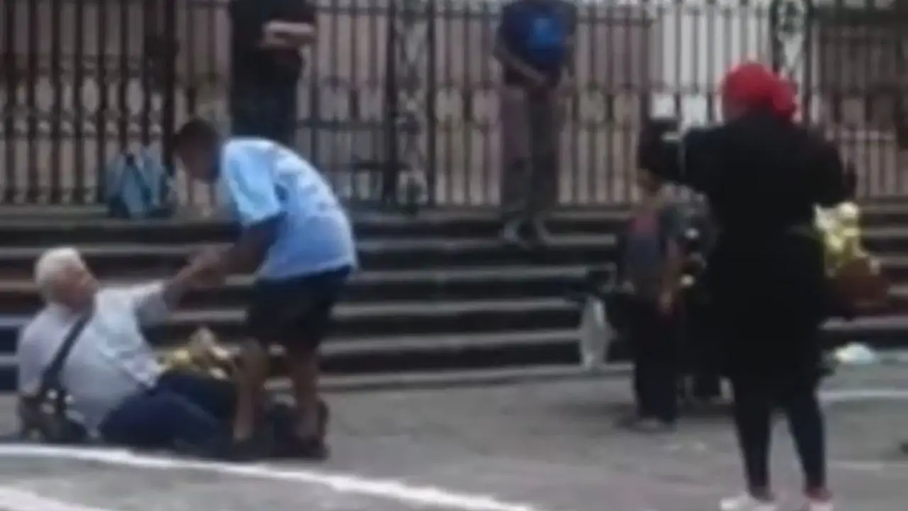 agresión vendedora ambulante