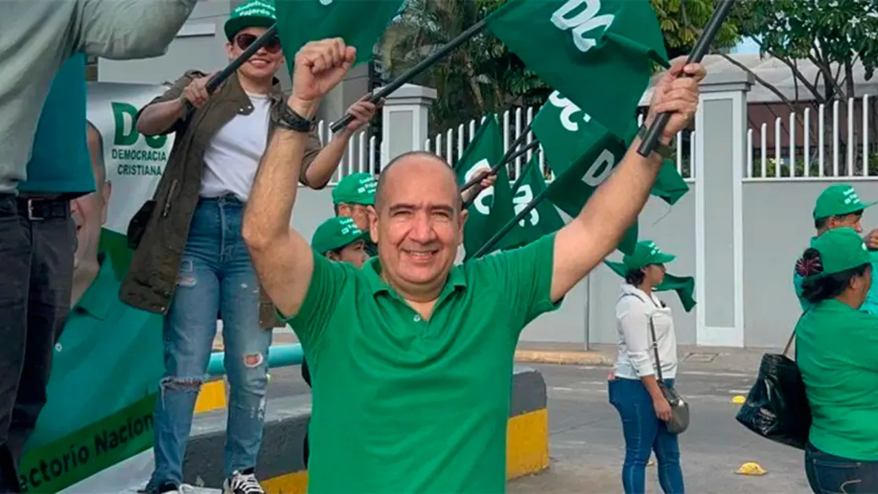 Imagen Principal de Nota: La "godomanía" llegó a la directiva provisional del Congreso Nacional