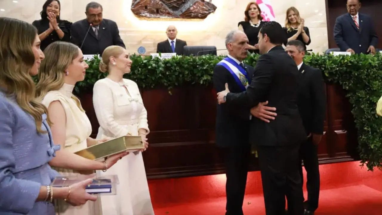 Hijas de Nasry Asfura deslumbran con sus looks en toma de posesión Honduras 2026