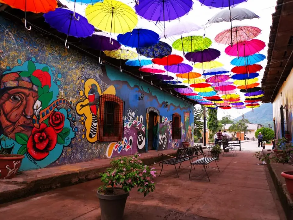 Imagen Principal de Nota: Honduras es nominada a los Premios Excelencias Turísticas