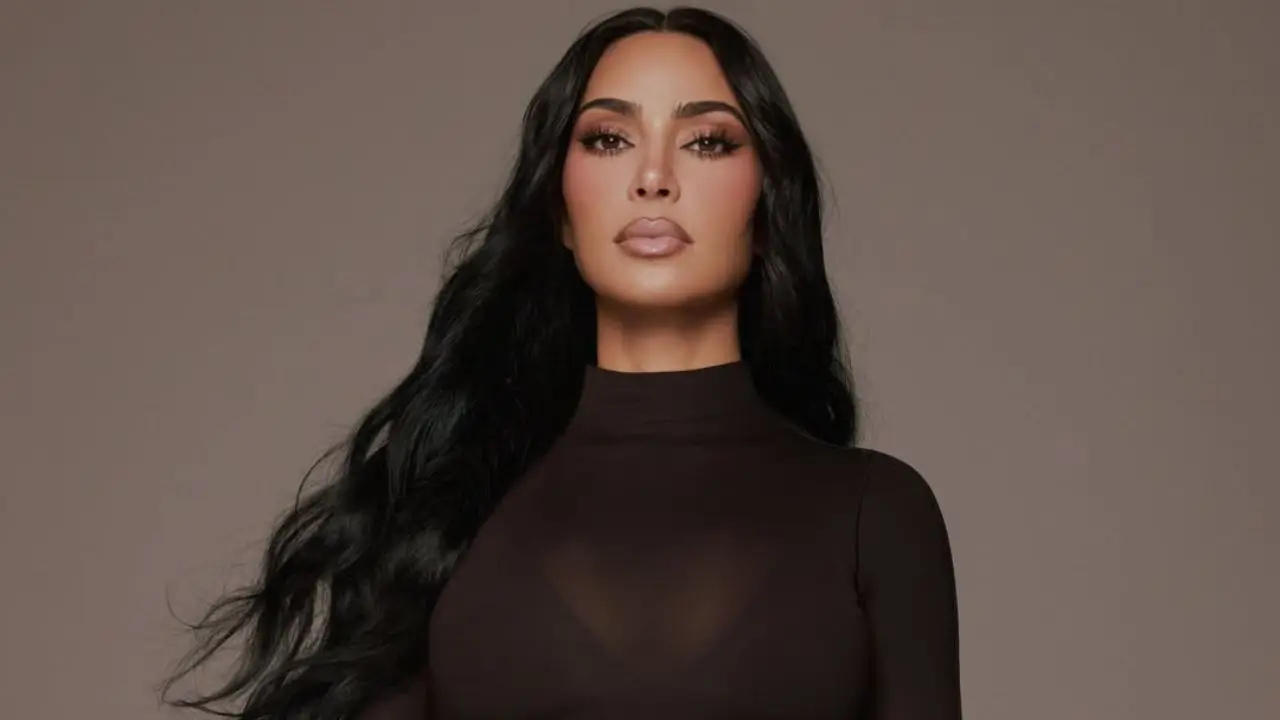 Kim Kardashian sube la temperatura con atrevidas fotos en lencería