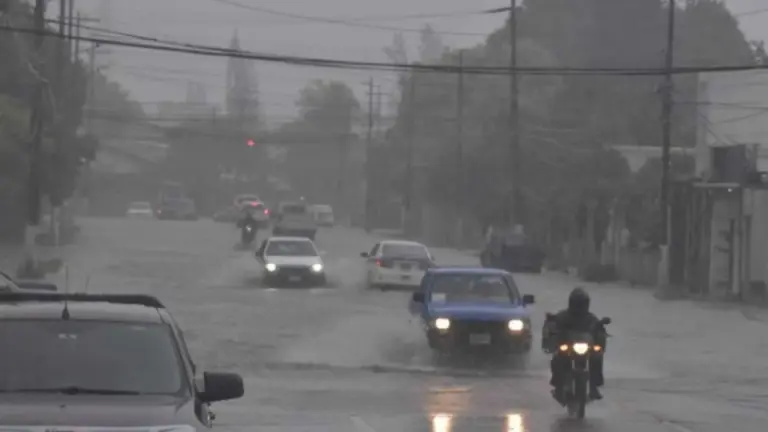 Imagen Principal de Nota: Lluvias intensas y bajas temperaturas afectan a Honduras