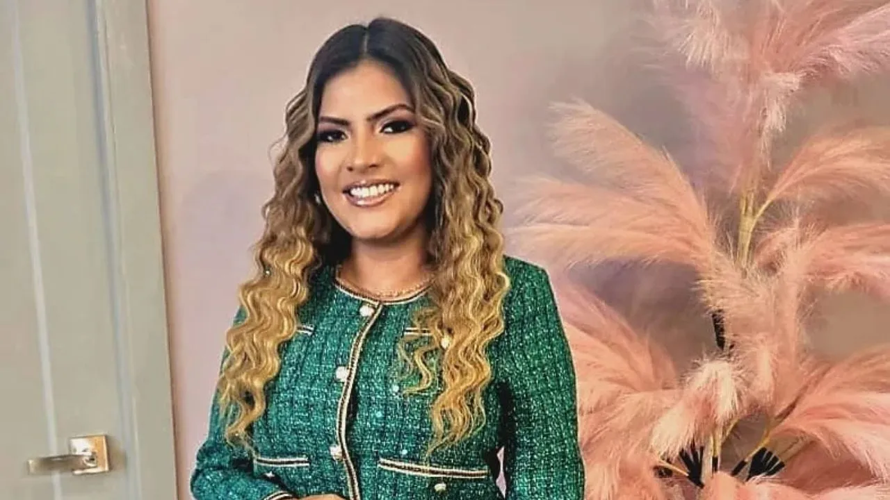 Imagen Principal de Nota: ¿Se parecen?, comparan a Sarai Espinal con famosa cantante
