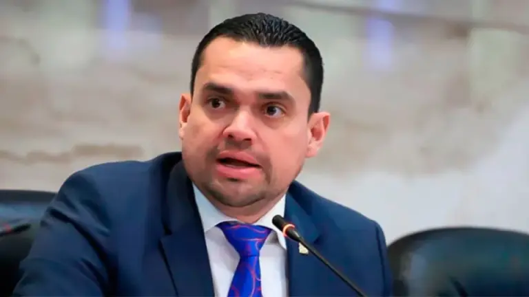 Imagen Principal de Nota: ¿Quién es José Tomás Zambrano ? Padres, estudios y trayectoria política