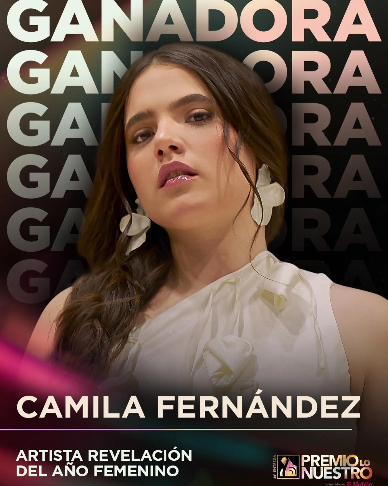 Camila se hizo con el premio como artista revelación del año femenino.  