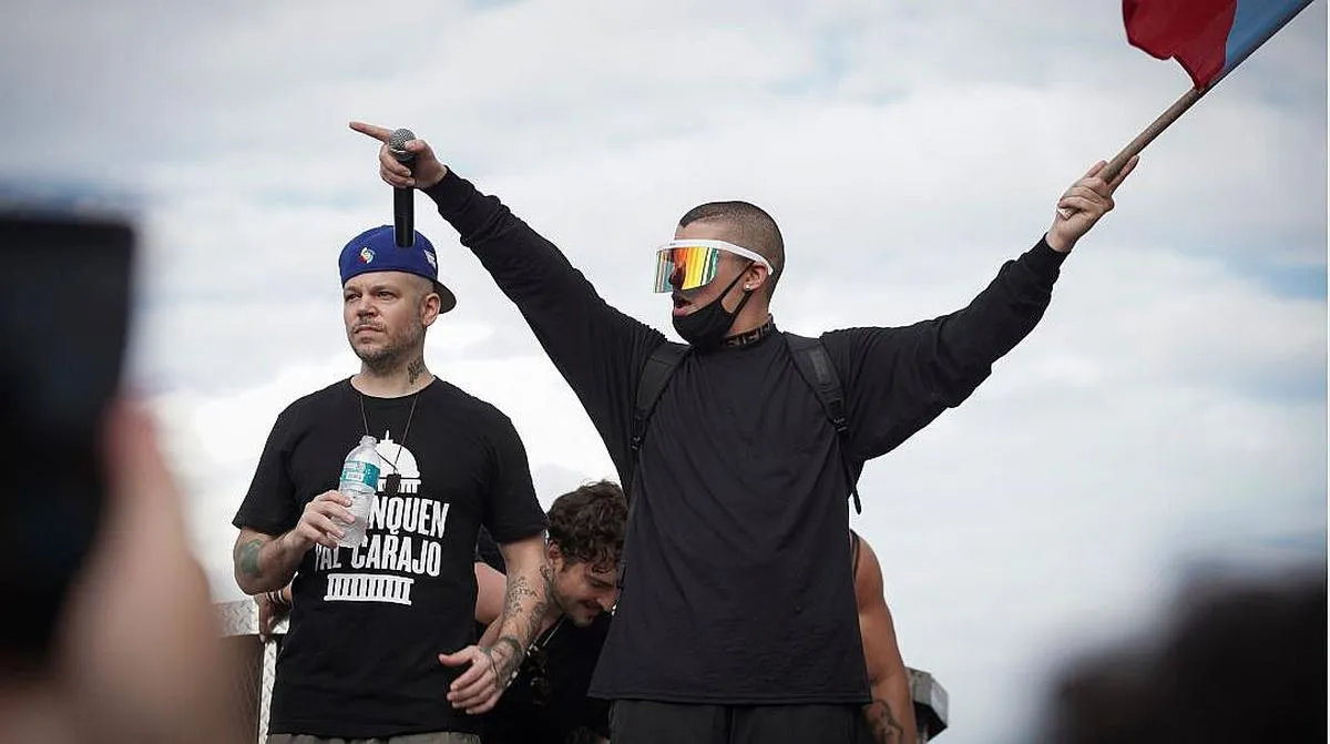 Bad Bunny junto a residente