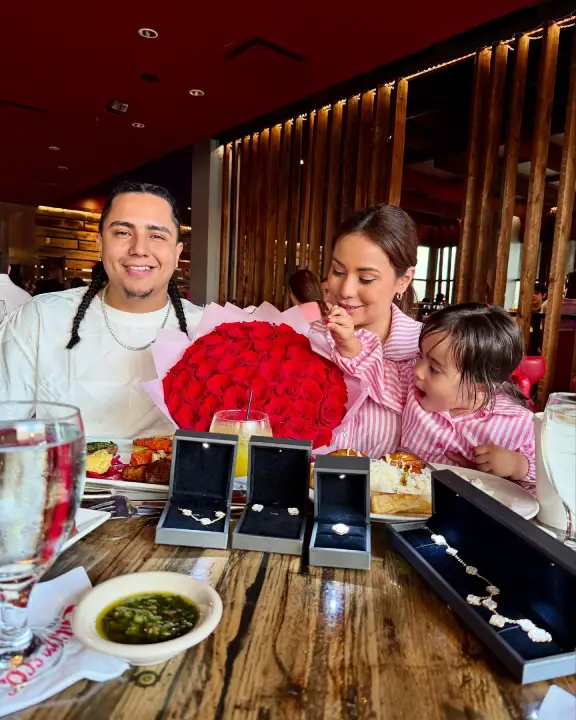 Elsa Oseguera y Davis Flow