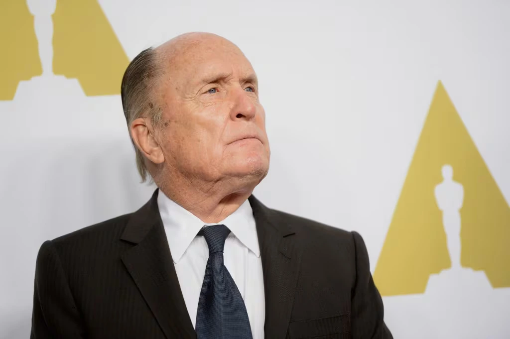 El actor Robert Duvall llega al almuerzo de nominados a los Oscar organizado por la Academia de Artes y Ciencias Cinematográficas el 2 de febrero de 2015 en el Hotel Beverly Hilton de Beverly Hills, California. 