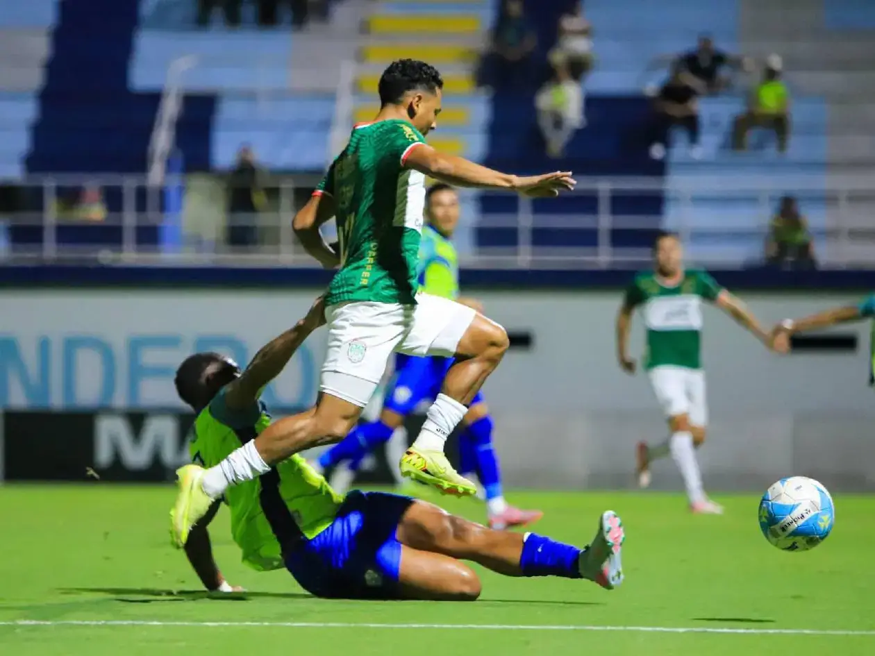 jugadores en la cancha 