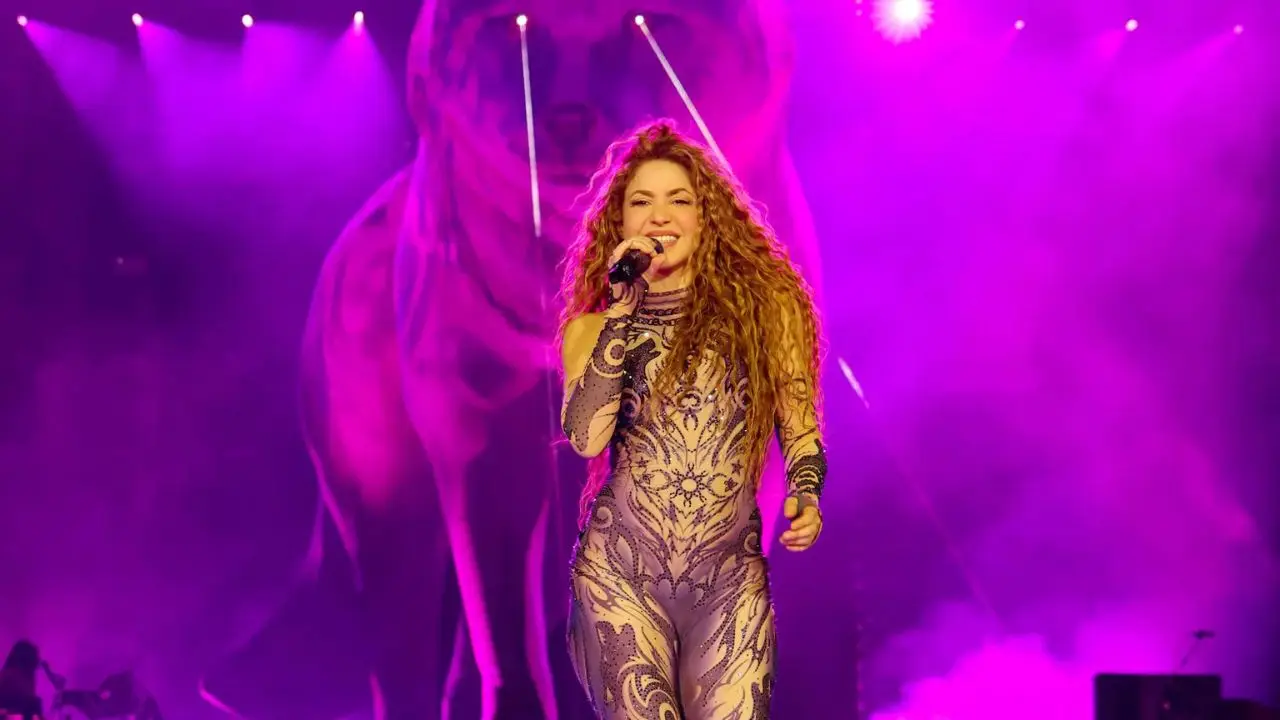 Imagen Principal de Nota: Señalan a Shakira de hacer rituales para 'robar el alma a fans' en conciertos