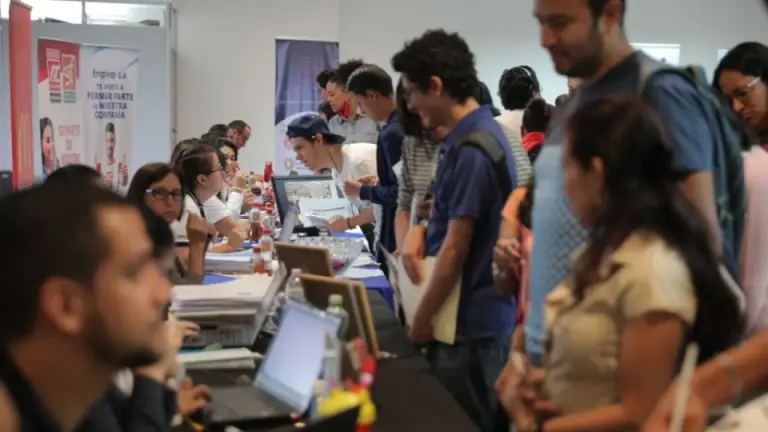 Imagen Principal de Nota: Estas son las vacantes para jóvenes en Honduras este 2026