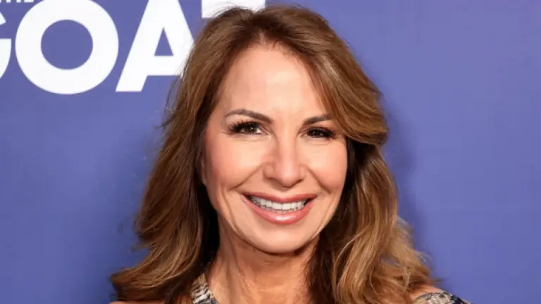 Imagen Principal de Nota: Despiden a estrella de la televisión por comentarios racistas