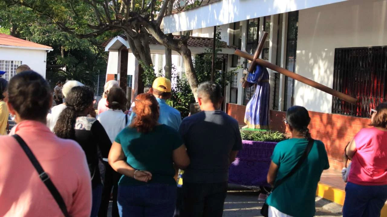 Imagen Principal de Nota: Semana Santa 2026: Horarios del Vía Crucis durante la Cuaresma en Tegucigalpa