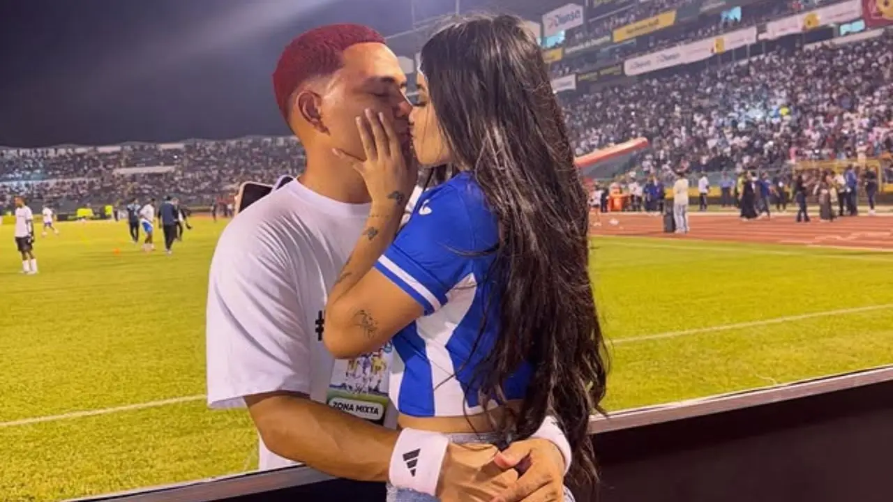 Imagen Principal de Nota: ¿Rumores de ruptura?: el video de 'La Queso' que tiene a todos hablando