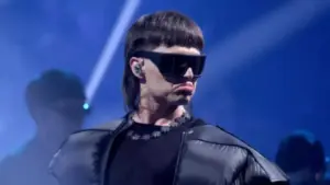 Imagen de Peso Pluma bajo polémica: ¿relación con cartel o solo narco cultura?