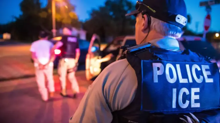 Imagen Principal de Nota: ¿Qué hacer si andas de turista en EE.UU. y te detiene el ICE?