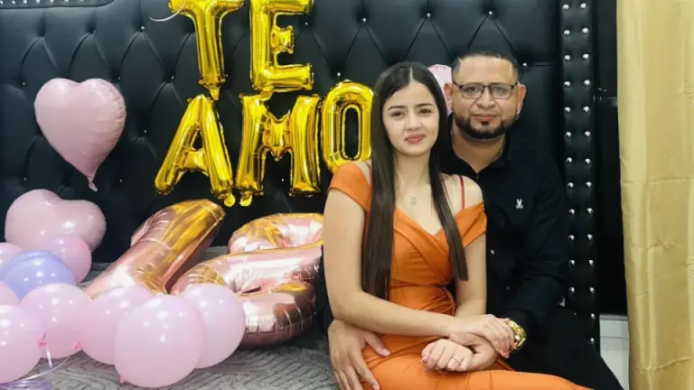 Imagen Principal de Nota: Rosel sorprende a su novia con regalo que la dejó sin palabras en sus 18 años