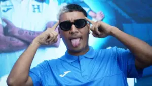 Imagen de Reconocido estilista tilda de irrespetuoso a Supremo por polémica razón