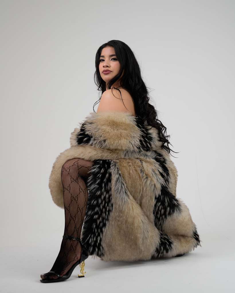 Génesis Alvarado celebra su transformación con sesión impactante