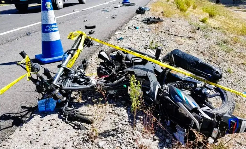 Moto destruida por accidente 
