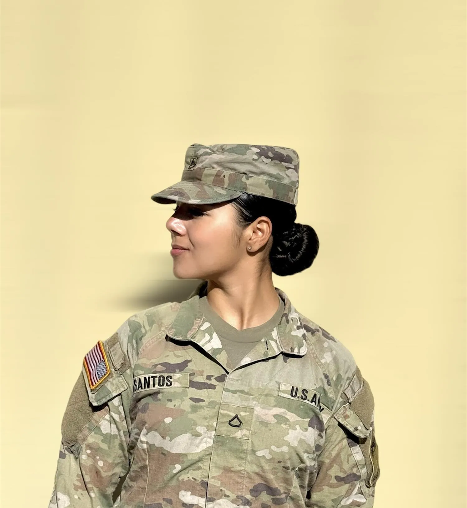 Duni Santos con uniforme militar 