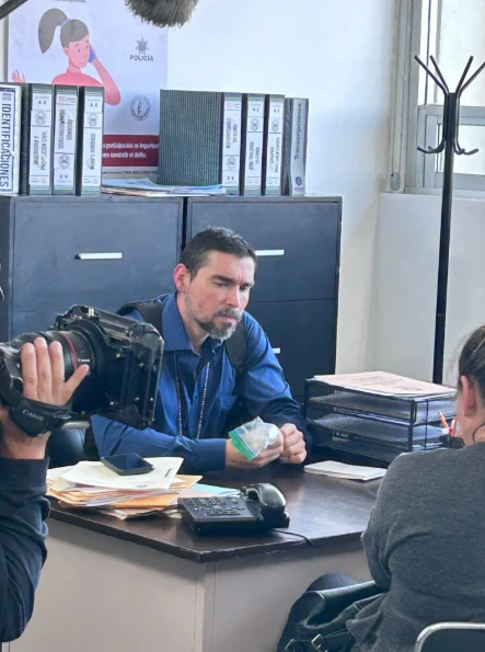 El actor Fausto Casanova en la grabación de una de las escenas de 'La Rosa de Guadalupe'. Foto: cortesía de Instagram 