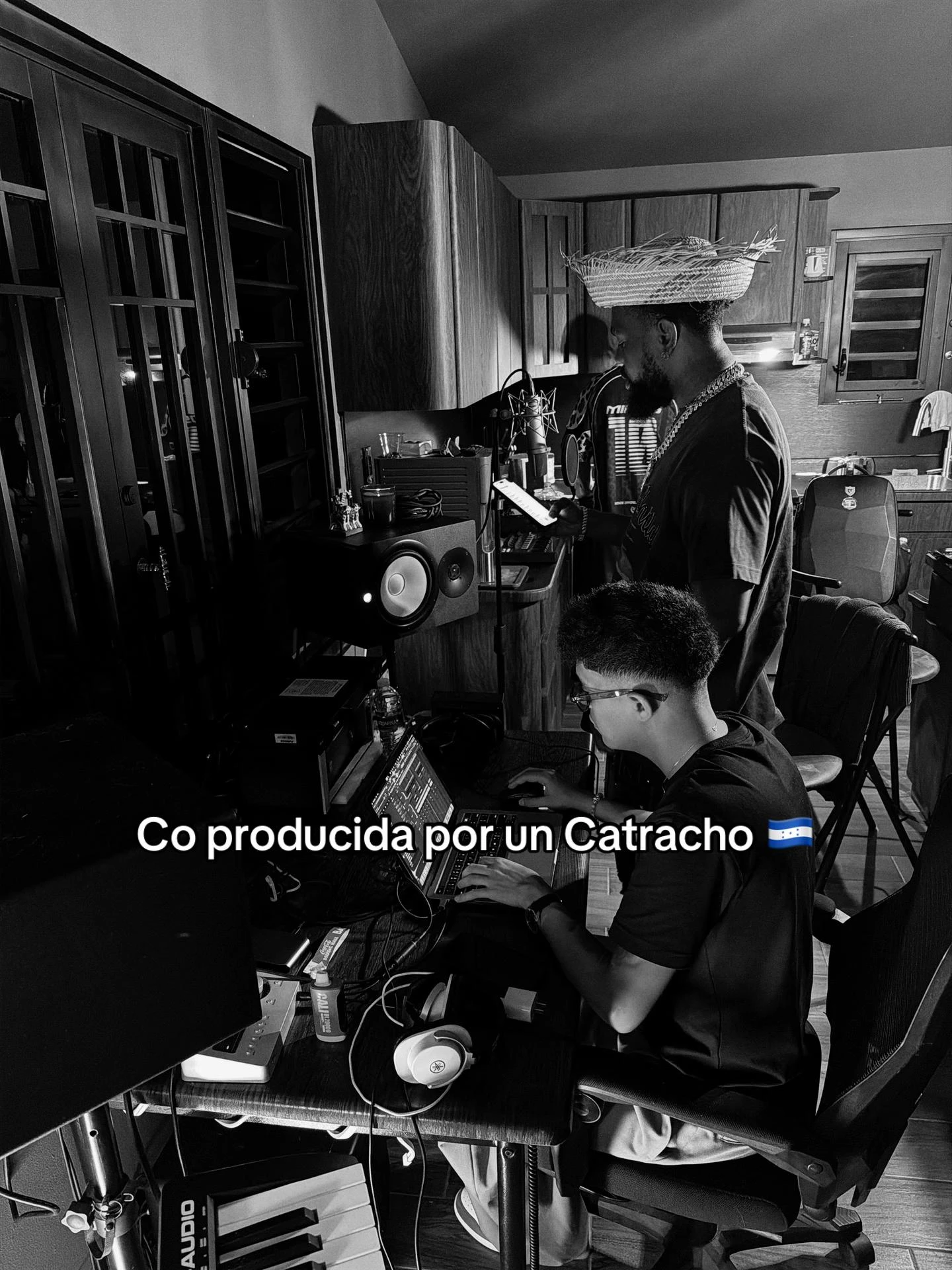 Jorge Ulloa suele compartir imágenes y videos sobre el proceso de sus producciones futuras. Foto: cortesía de Instagram 