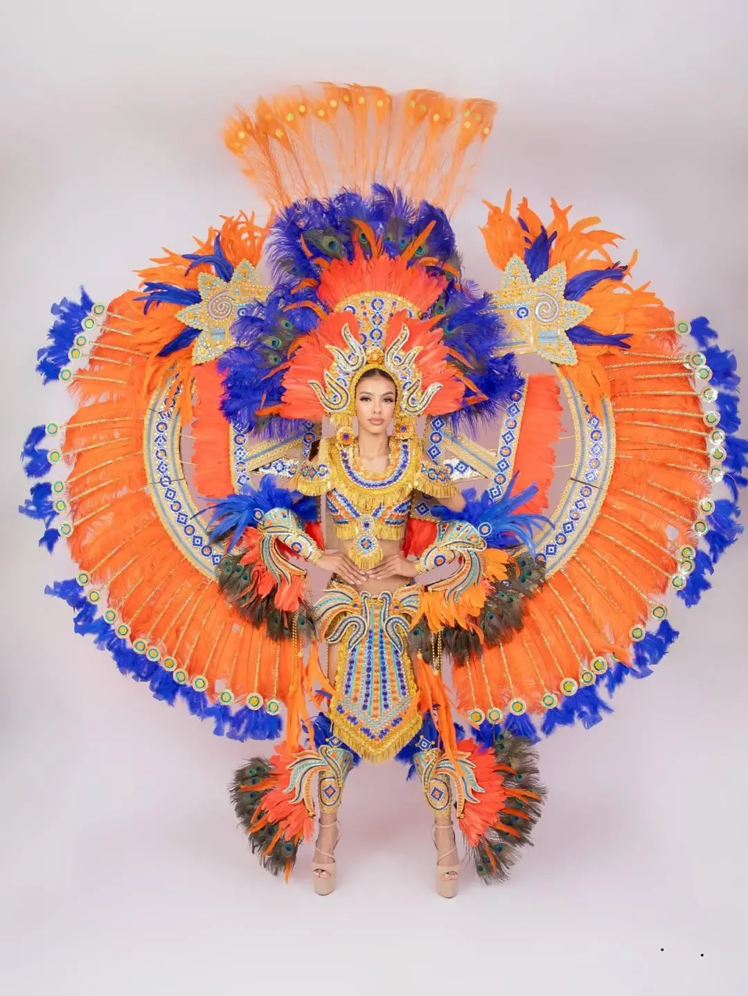 Jeimmy Nuñez con su traje típico