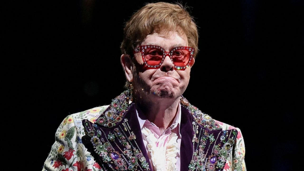'Está luchando': revelan problemas de salud que enfrenta Elton John