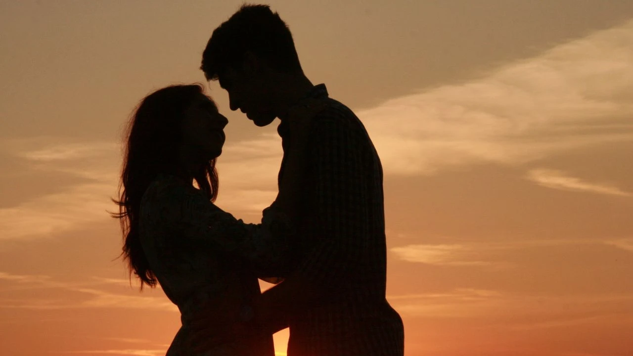 Imagen Principal de Nota: Teoría de marzo en el amor: ¿Qué es y cómo afecta a las parejas?