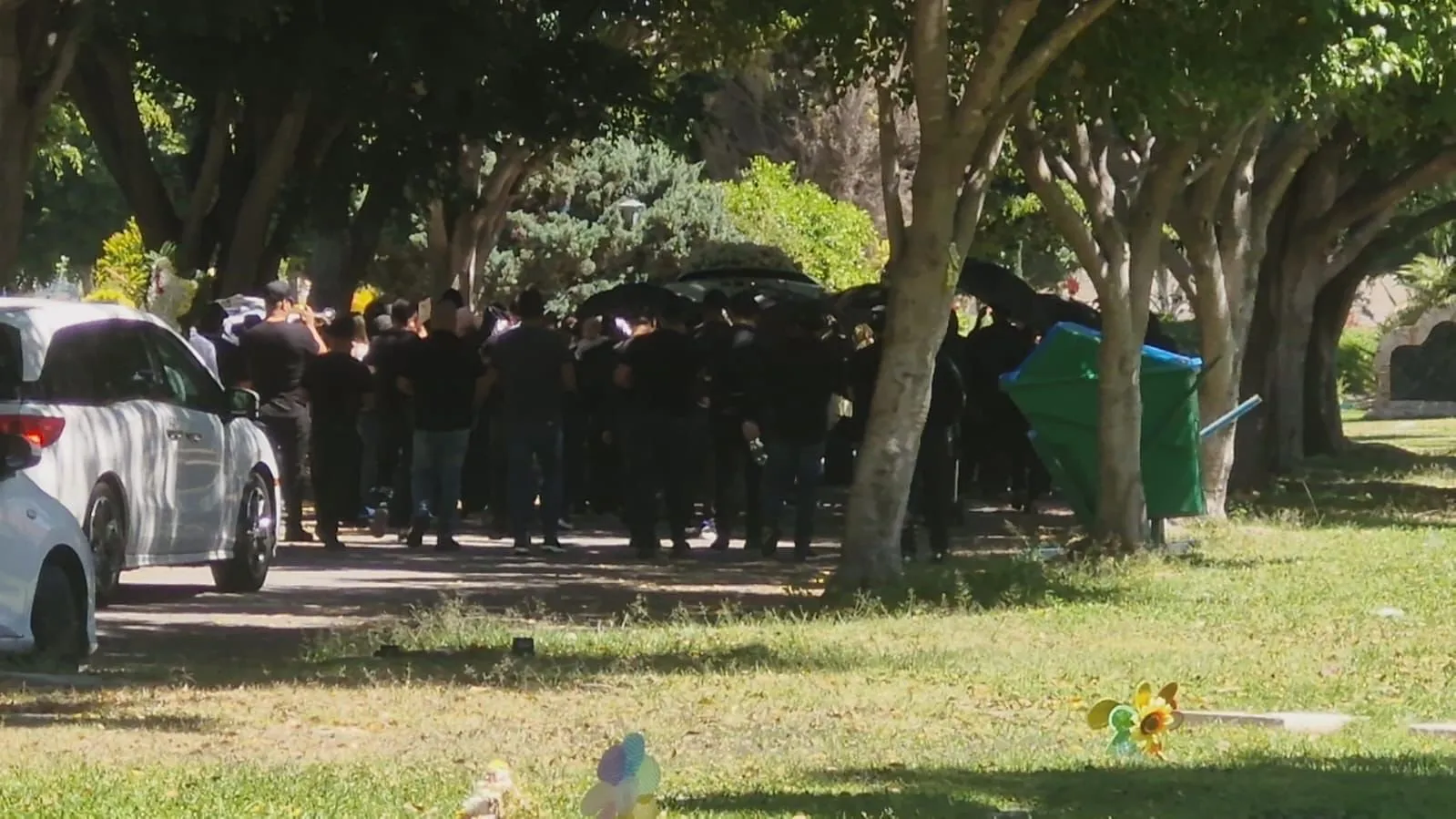 Personas en el sepelio de El Mencho 