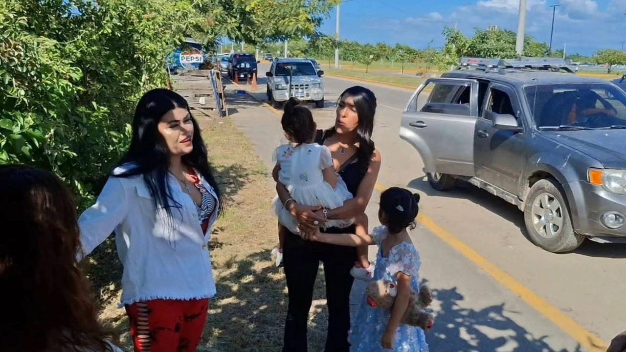 Wendy junto a sus hija en Honduras