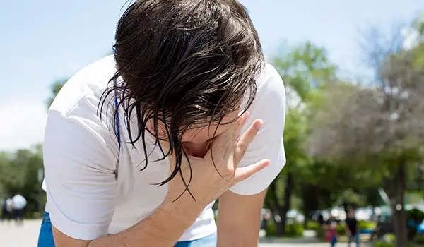 El golpe de calor puede causar problemas graves de salud y en casos extremos, hasta la muerte.