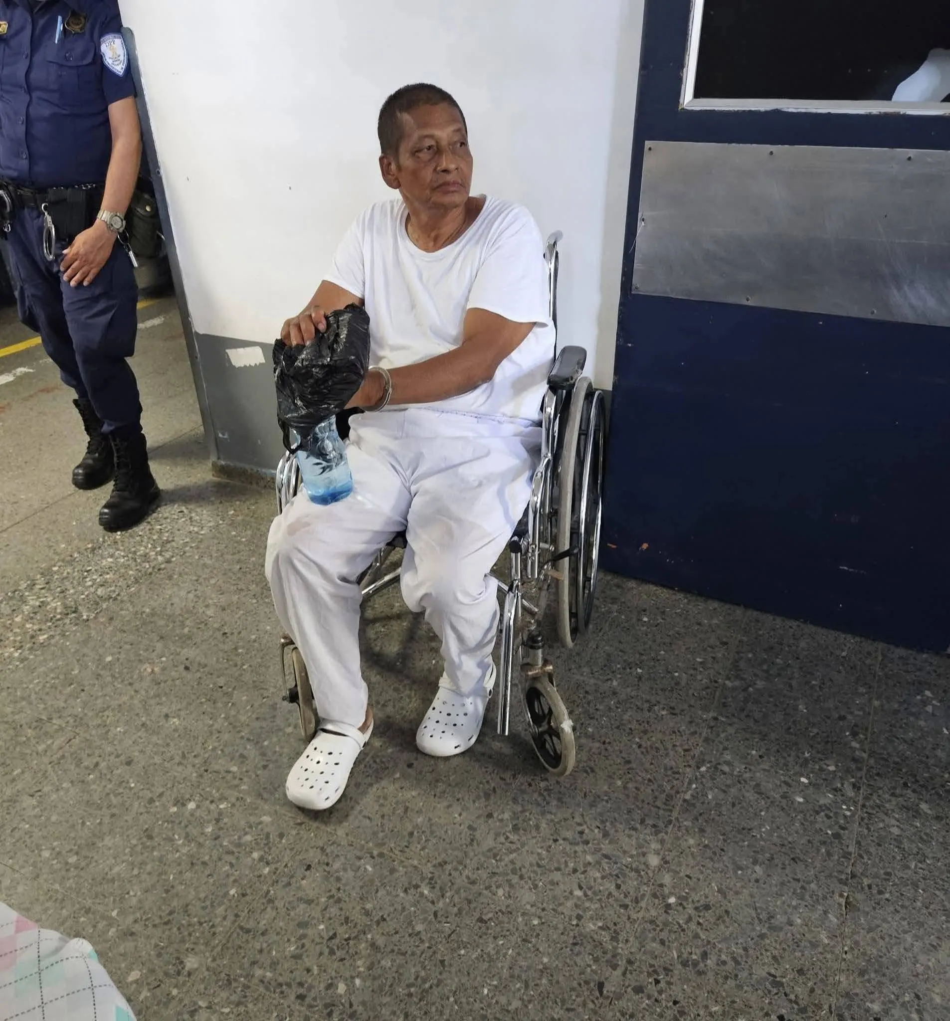 apostol chago vestido de blanco 