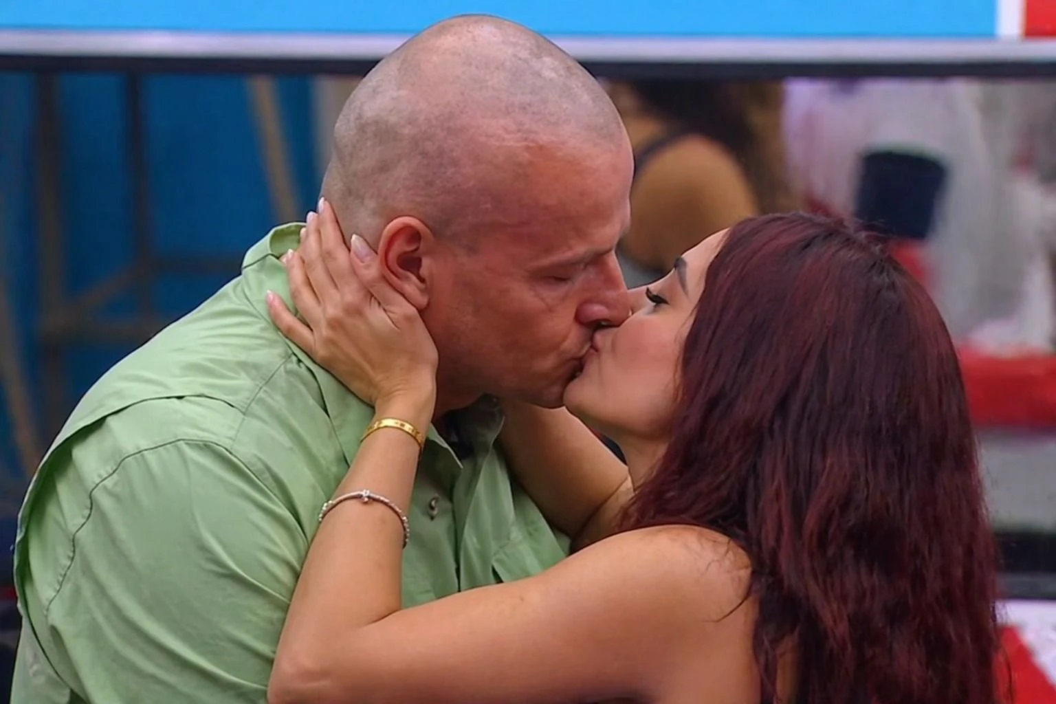 beso de Alfredo Adame y Jessica Sodi