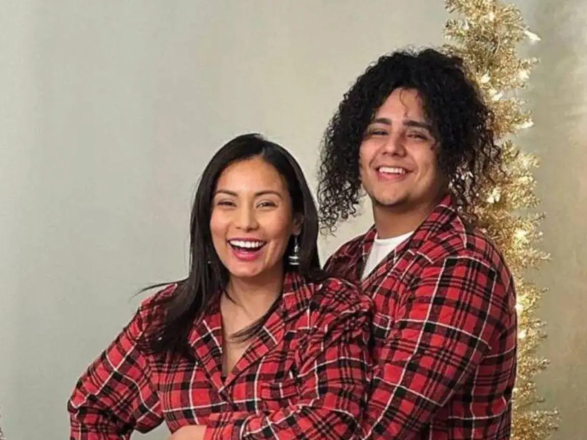 Davis Flow y Elsa Oseguera 