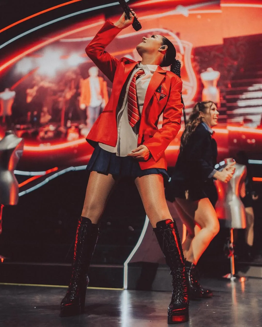 Maite con el traje de RBD