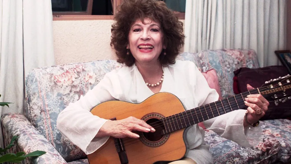 La intérprete mexicana falleció a los 86 años. Su hija Mimí, aseguró que la cantante pasó sus últimos momentos en paz y acompañada por su familia.