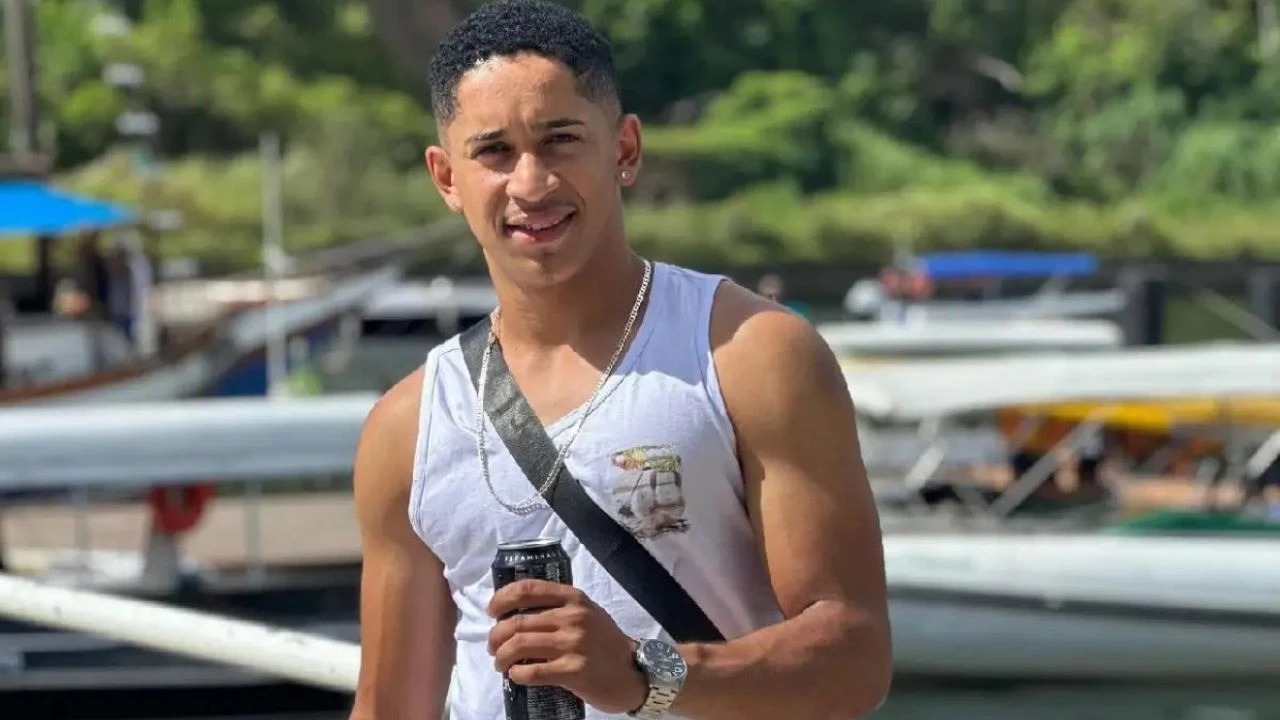 Muere famoso futbolista e influencer tras lanzarse desde una cascada