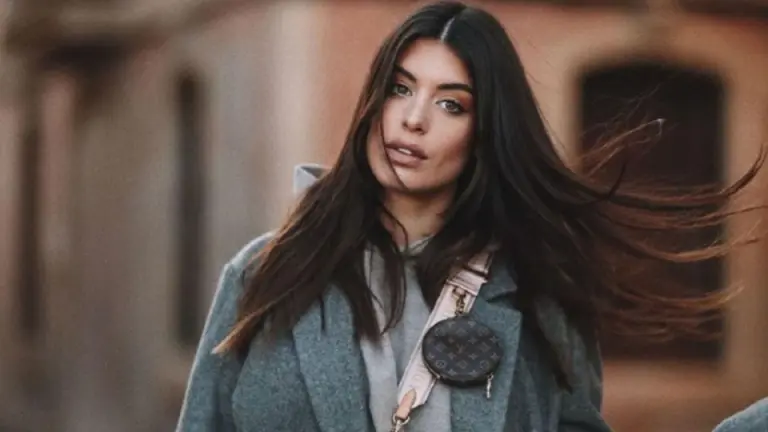 Imagen Principal de Nota: Aida Domènech Pascual cautiva con imágenes inéditas en las playas de Honduras