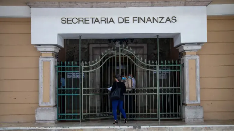 Imagen Principal de Nota: ¿Cancelarán créditos en Honduras? Gobierno revisa millonaria deuda externa no utilizada