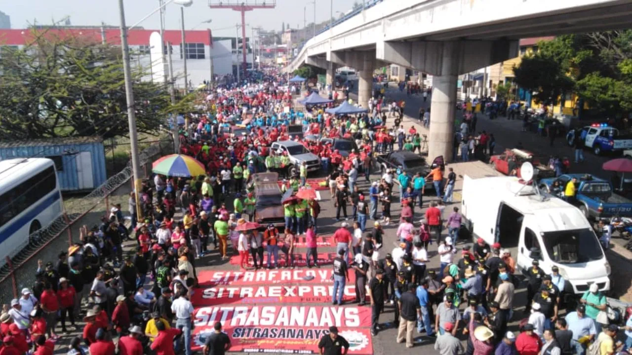 Día del trabajador: calles cerradas por movilizaciones en Tegucigalpa