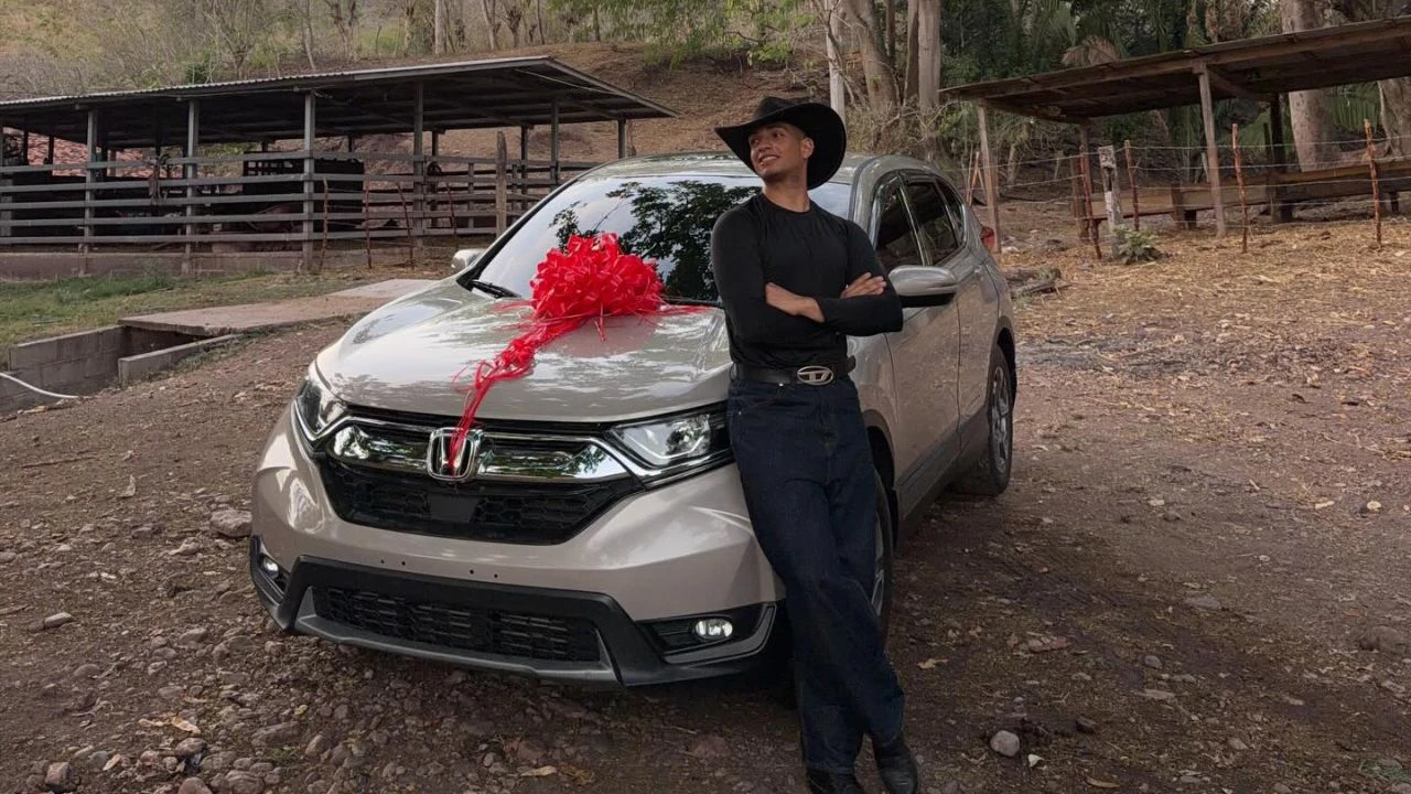 'Gracias a Dios': La emotiva reacción de 'Soy Mime' al comprar su primer carro