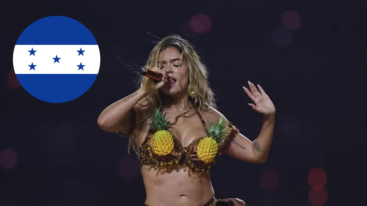Karol G reacciona emocionada al ver la bandera de Honduras en Coachella 2026 Imagen de Karol G reacciona emocionada al ver la bandera de Honduras en Coachella 2026