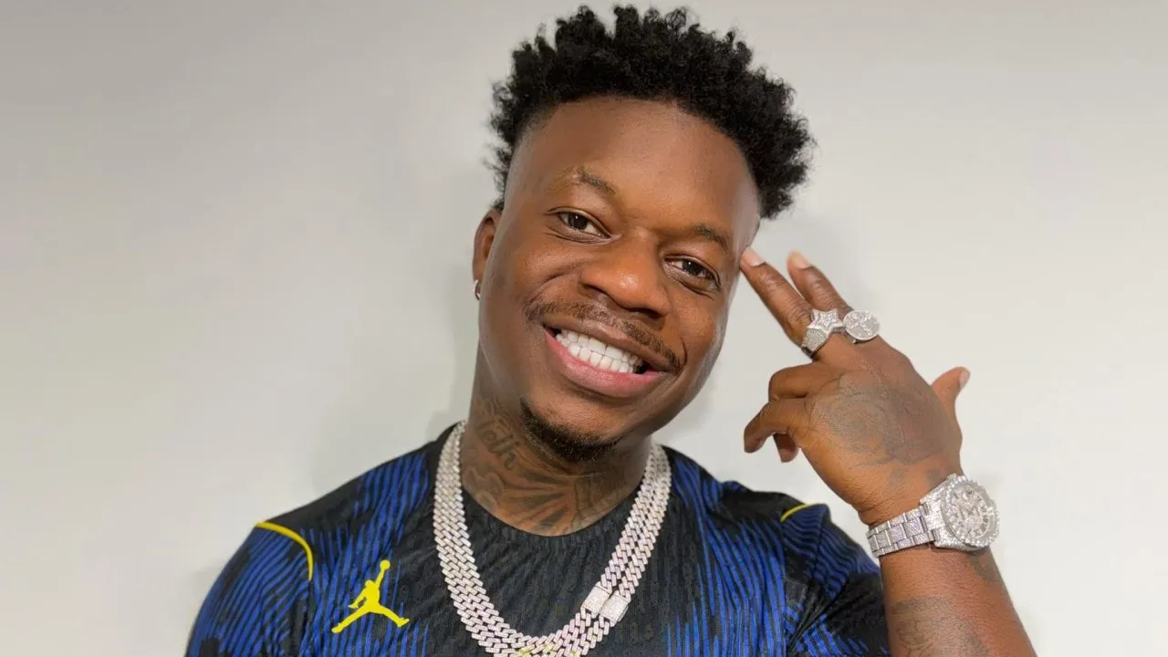 ¿Real o show? Policía interrumpe a "La Taflo" en pleno en vivo