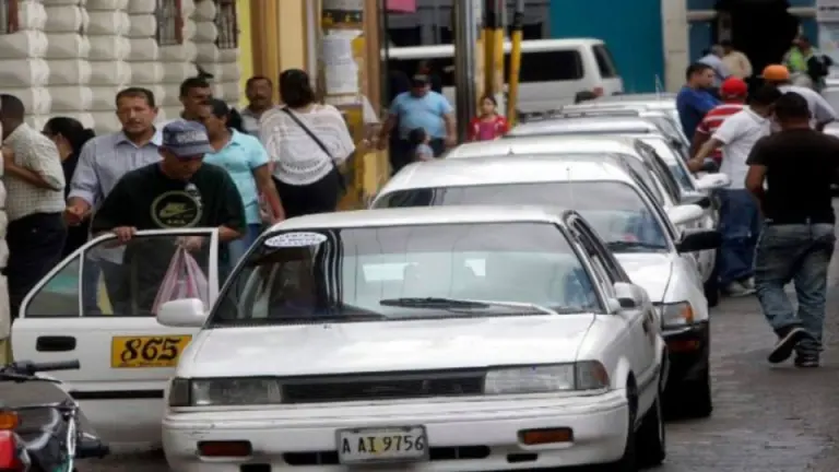 Imagen Principal de Nota: ¿Subirá a L25? Lo que se sabe del aumento al taxi colectivo en Tegucigalpa