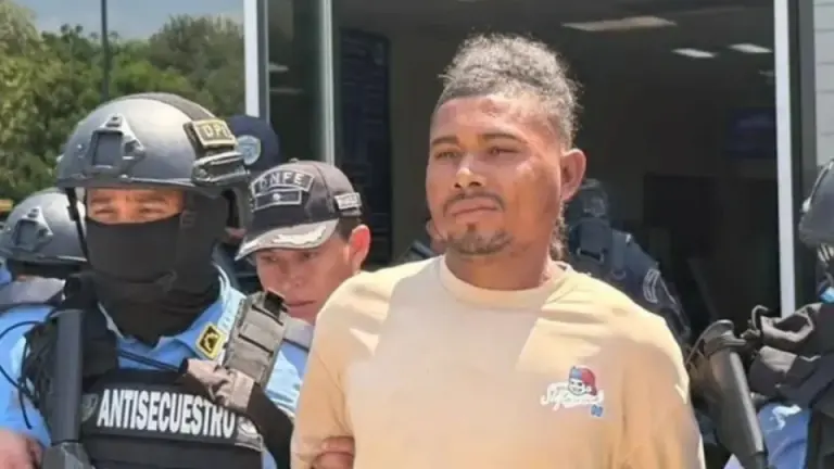 Imagen Principal de Nota: ¿Quién es alias 'Puñal'?: capturado presunto integrante del 'Cártel del Diablo'