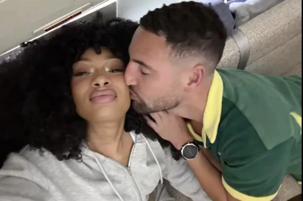 Megan Thee Stallion admitió que estaba disfrutando de su noviazgo con Klay Thompson. 
