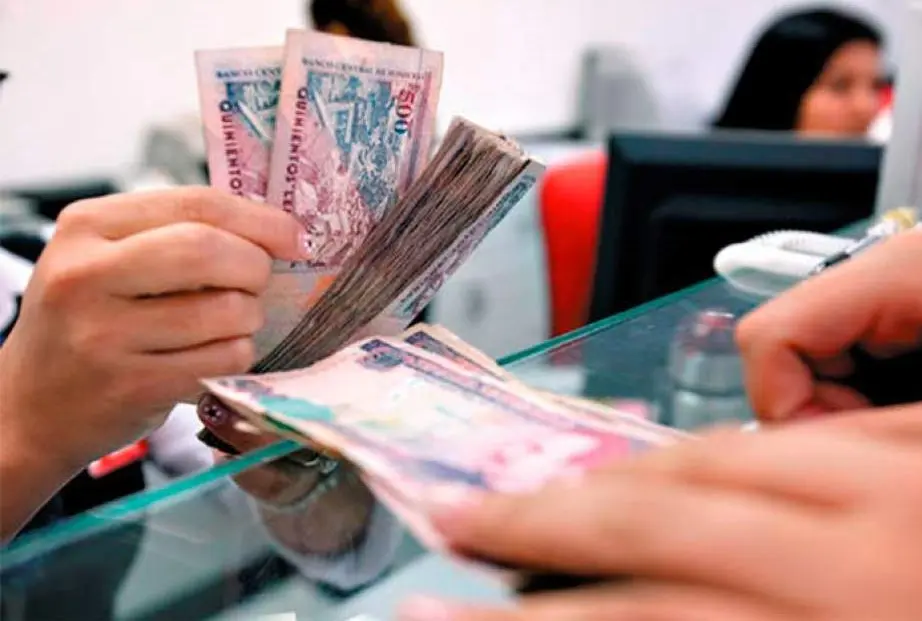 Puedes crear una mejor imagen bancaria y eso puede ayudar a tus futuros préstamos.