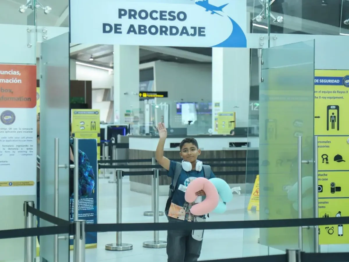 Andre enoc en aeropuerto